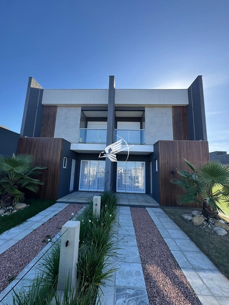 Sobrado geminado à venda no loteamento Santorini em Xangri-Lá: 1ª foto da galeria de imagens do imóvel