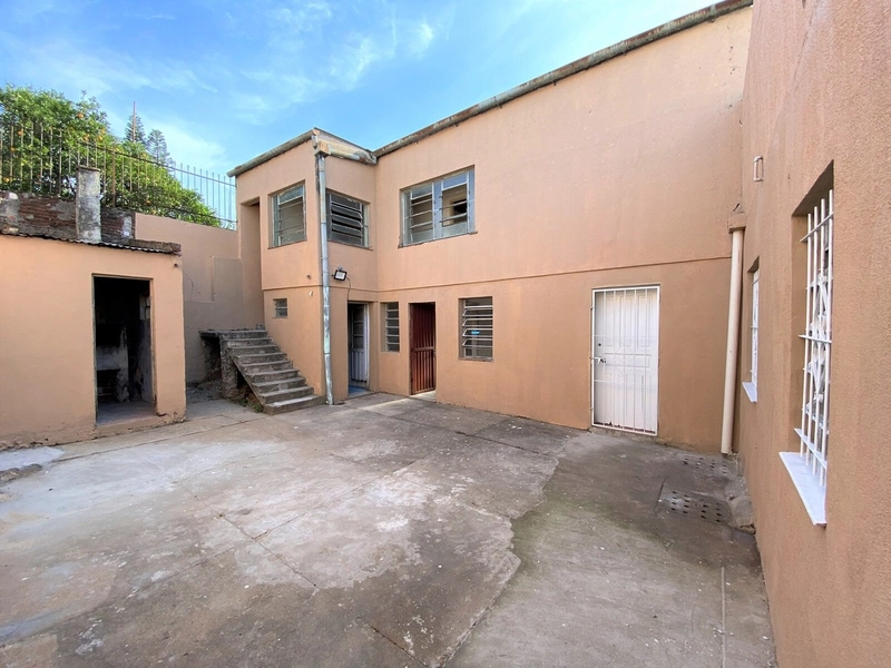 CASA PRINCIPAL, SALA COMERCIAL E APARTAMENTO EM SÓ LOCAL!: 27ª foto da galeria de imagens do imóvel