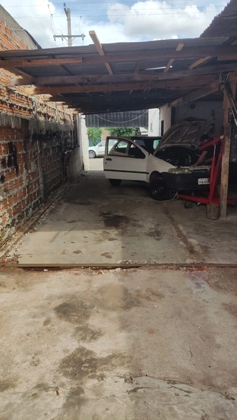 Aos fundos com estrutura de uma casa com metragem de 06x07: 4ª foto da galeria de imagens do imóvel
