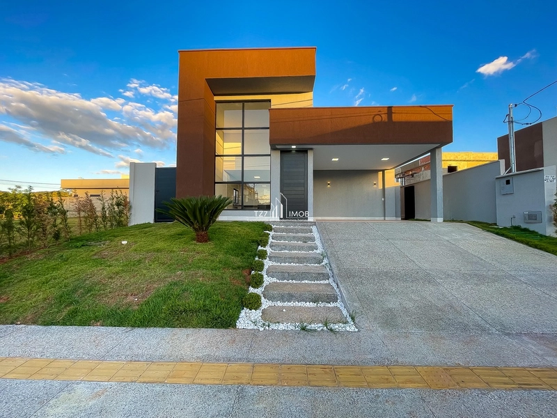 Casa térrea com 3 suítes plenas sendo 1 com closet, Jardins Porto.