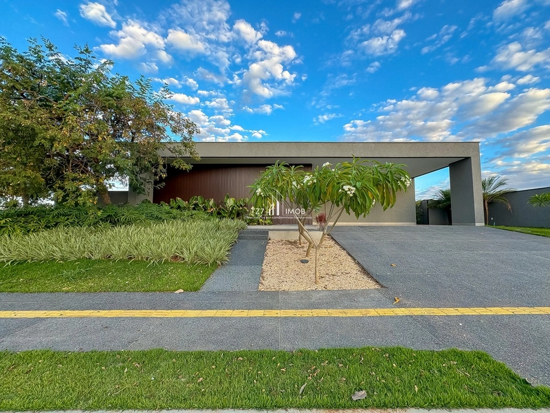 Casa térrea com 4 suítes plenas  Portal do Sol Green