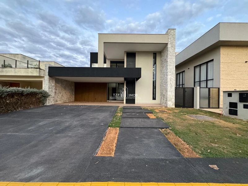 Sobrado no Portal do Sol Green com 3 suítes + Home Office.