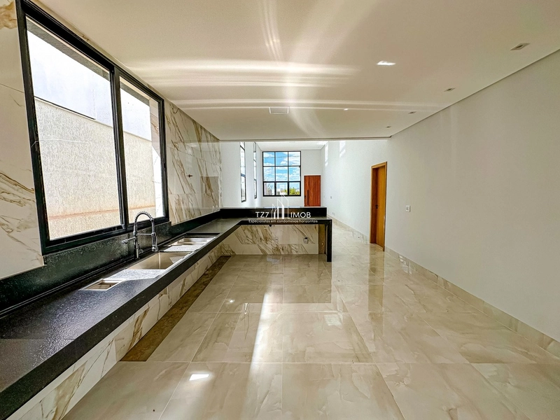 Casa térrea 3 suítes plenas, localizada no Condomínio Terras Alpha 1: 5ª foto da galeria de imagens do imóvel