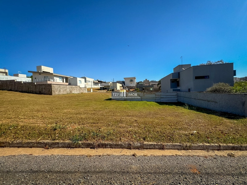 Lote Jardim Veneza com 360,00m² - Por Apenas R$ 210.000,00: 1ª foto da galeria de imagens do imóvel