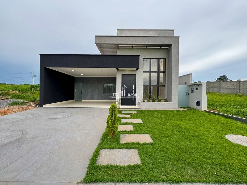 Casa Térrea com 3 suítes plenas.