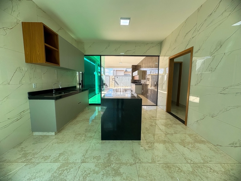 Casa no Jardim Veneza, com 3 suítes plenas, completa em armários.: 4ª foto da galeria de imagens do imóvel