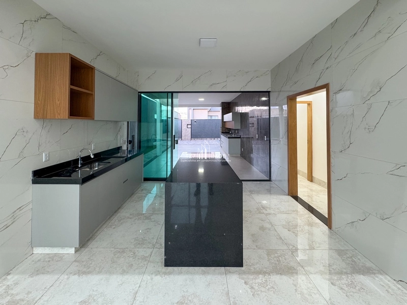 Casa no Jardim Veneza, com 3 suítes plenas, completa em armários.: 7ª foto da galeria de imagens do imóvel