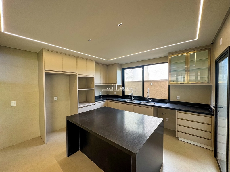 Sobrado com armarios, 3 suítes plenas sendo uma master com closet: 12ª foto da galeria de imagens do imóvel