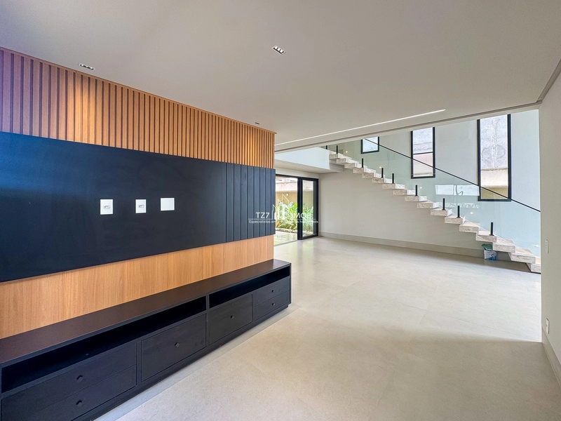 Sobrado com armarios, 3 suítes plenas sendo uma master com closet: 10ª foto da galeria de imagens do imóvel