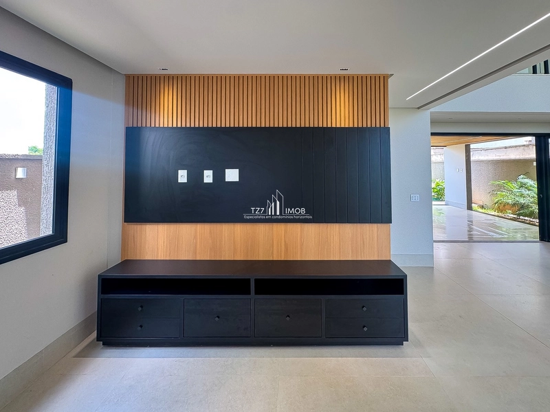 Sobrado com armarios, 3 suítes plenas sendo uma master com closet: 8ª foto da galeria de imagens do imóvel