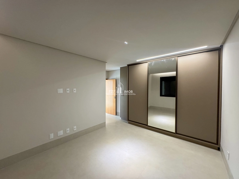 Sobrado com armarios, 3 suítes plenas sendo uma master com closet: 22ª foto da galeria de imagens do imóvel