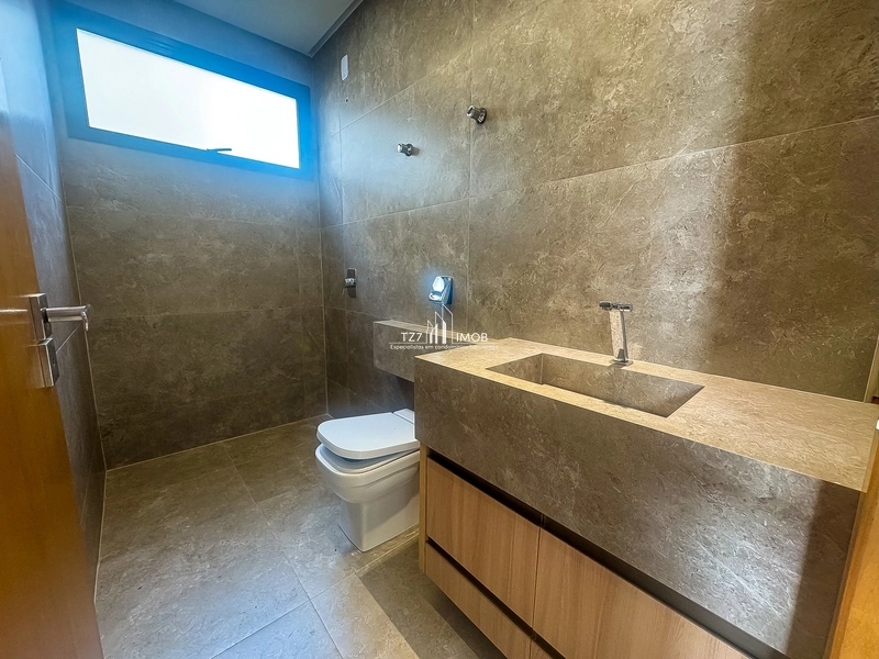 Sobrado com armarios, 3 suítes plenas sendo uma master com closet: 34ª foto da galeria de imagens do imóvel