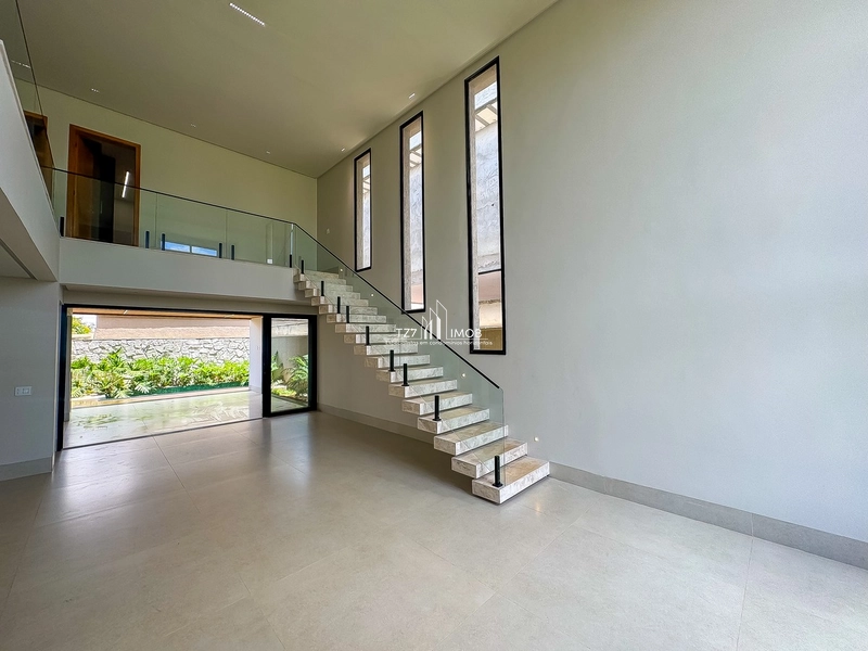 Sobrado com armarios, 3 suítes plenas sendo uma master com closet: 4ª foto da galeria de imagens do imóvel