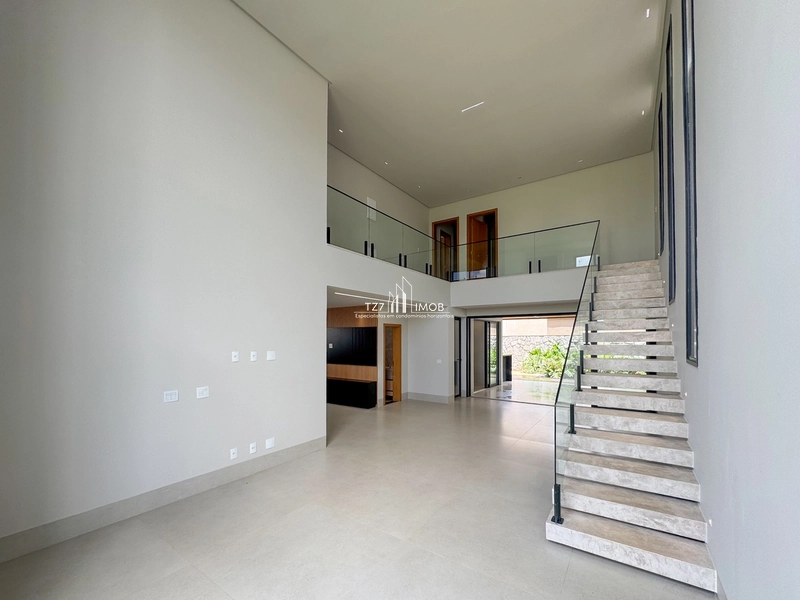 Sobrado com armarios, 3 suítes plenas sendo uma master com closet: 6ª foto da galeria de imagens do imóvel