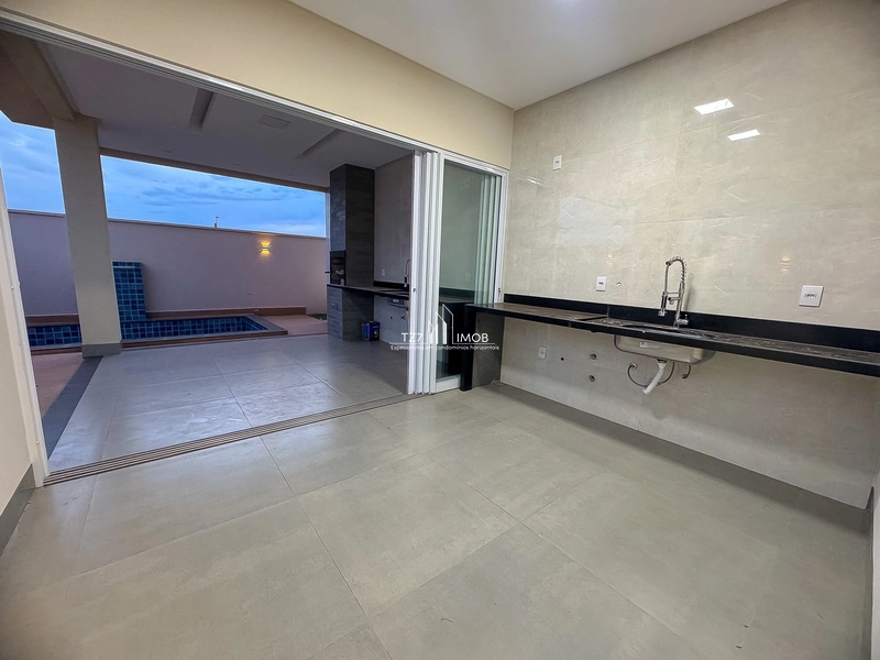 Ágio Sobrado de Arquitetura Neoclássica com 5 quartos sendo 3 suítes.: 8ª foto da galeria de imagens do imóvel