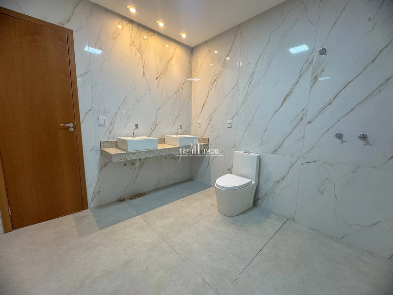 Ágio Sobrado de Arquitetura Neoclássica com 5 quartos sendo 3 suítes.: 29ª foto da galeria de imagens do imóvel