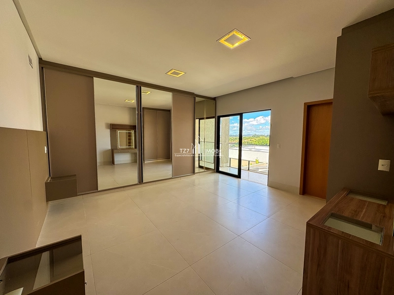 Casa Subtérrea com 4 suítes plenas, incluindo uma master com armários.: 11ª foto da galeria de imagens do imóvel