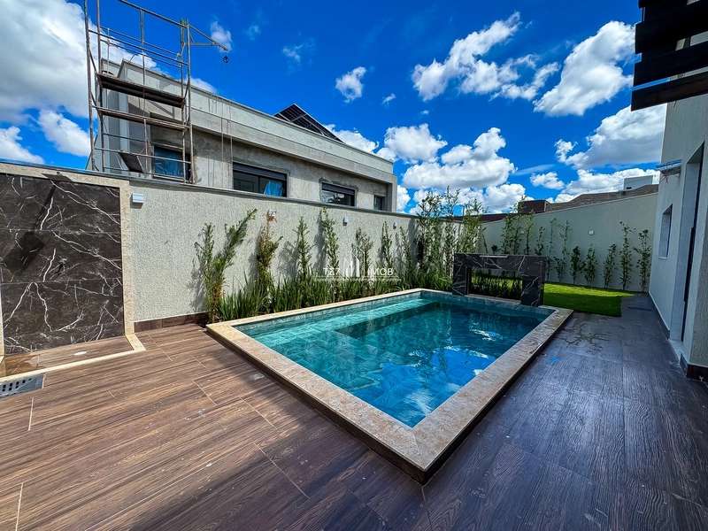 Casa Subtérrea com 4 suítes plenas, incluindo uma master com armários.: 25ª foto da galeria de imagens do imóvel