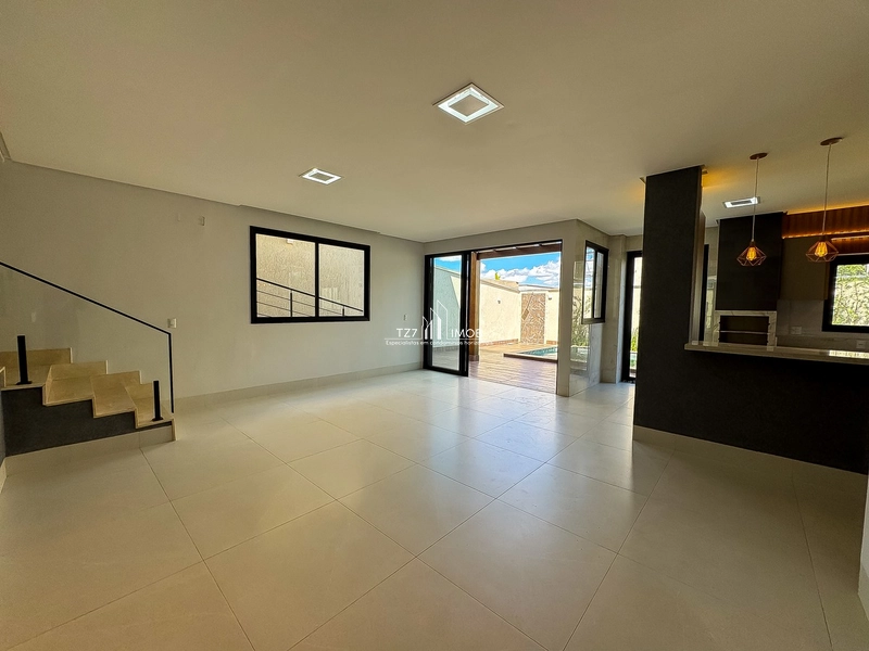 Casa Subtérrea com 4 suítes plenas, incluindo uma master com armários.: 19ª foto da galeria de imagens do imóvel