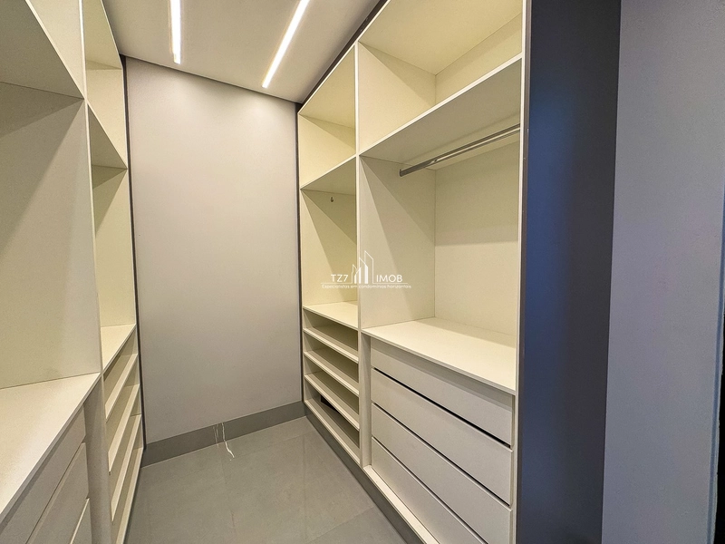 Sobrado completo em armários, com 5 quartos, sendo 4 suítes.: 46ª foto da galeria de imagens do imóvel