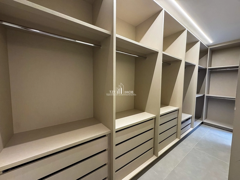 Casa Subtérrea com 4 suítes plenas, incluindo uma master.: 25ª foto da galeria de imagens do imóvel
