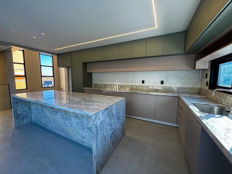 Casa Subtérrea com 4 suítes plenas, incluindo uma master.: 8ª foto da galeria de imagens do imóvel
