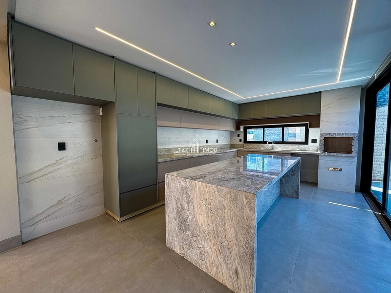 Casa Subtérrea com 4 suítes plenas, incluindo uma master.: 7ª foto da galeria de imagens do imóvel