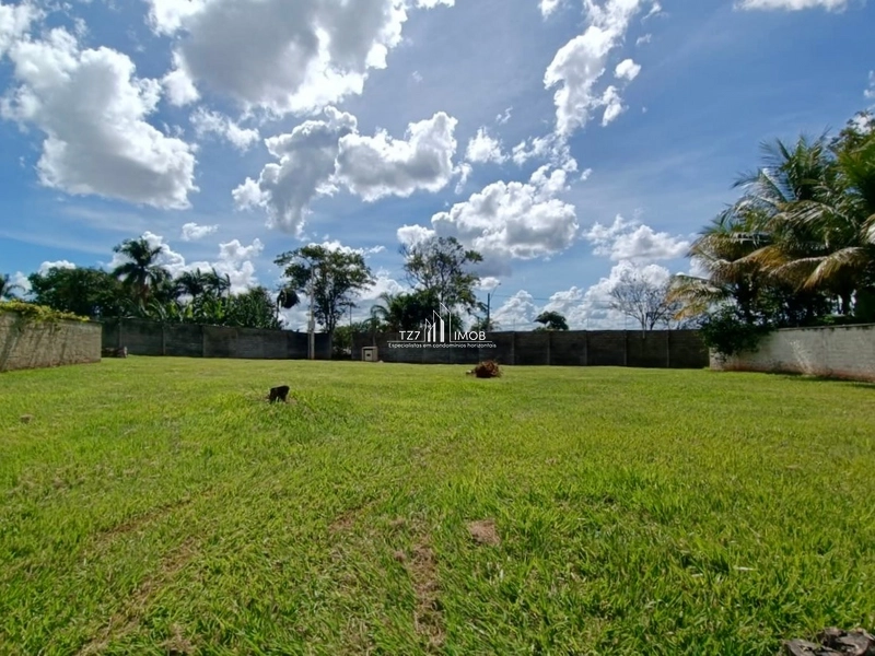 Condomínio do lago - Lote Quitado e registrado com 817,50 m²: 1ª foto da galeria de imagens do imóvel