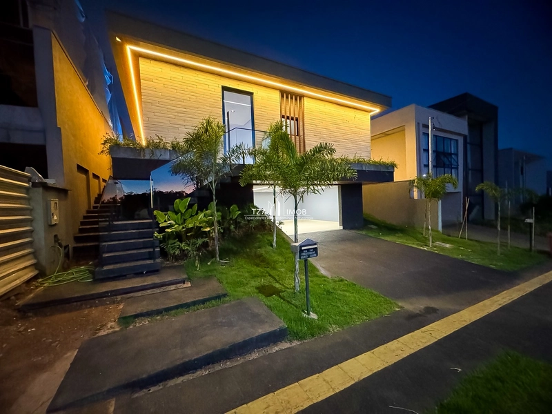 Casa Subtérrea com 3 suítes plenas, incluindo uma master com banheira: 2ª foto da galeria de imagens do imóvel