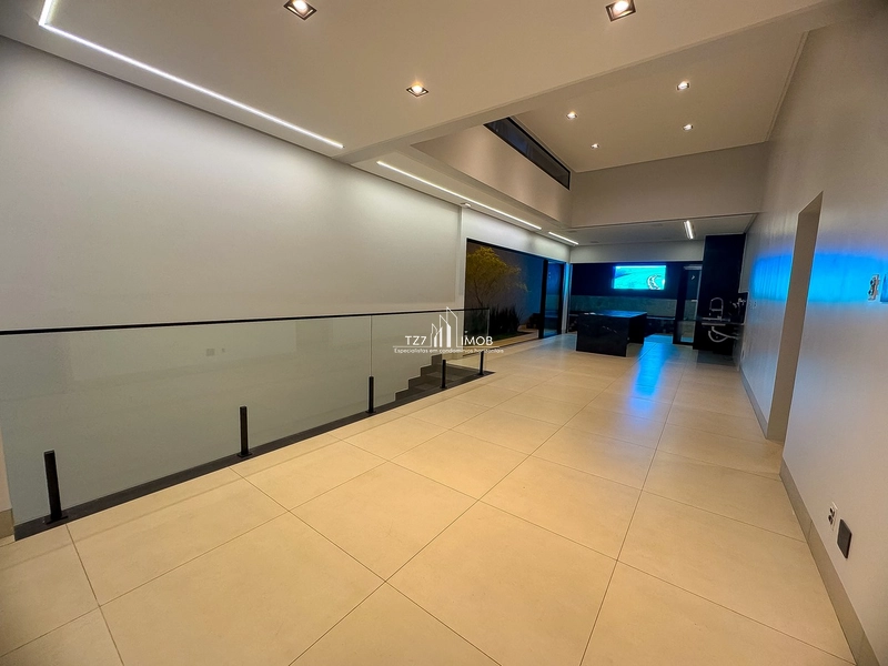 Casa Subtérrea com 3 suítes plenas, incluindo uma master com banheira: 6ª foto da galeria de imagens do imóvel