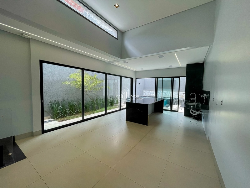 Casa Subtérrea com 3 suítes plenas, incluindo uma master com banheira: 6ª foto da galeria de imagens do imóvel