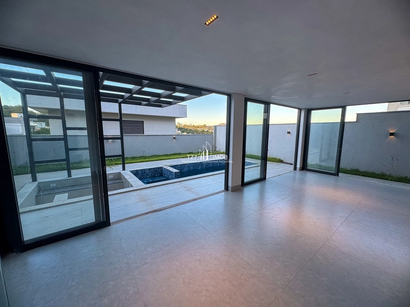 Casa Subtérrea com projeto exclusivo no Jardins Nápoles com 3 suítes.: 16ª foto da galeria de imagens do imóvel