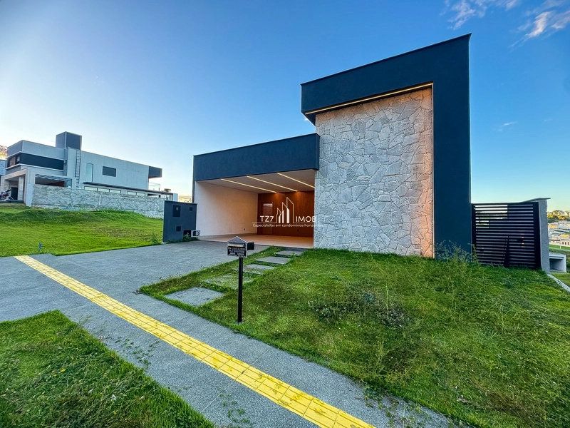 Casa Subtérrea com projeto exclusivo no Jardins Nápoles com 3 suítes.: 2ª foto da galeria de imagens do imóvel