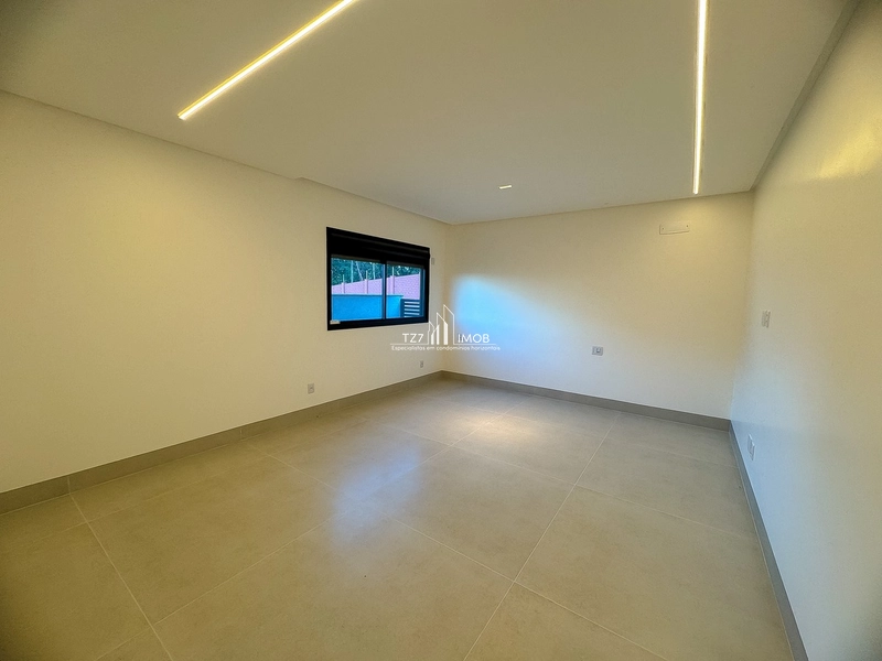 Casa Subtérrea com projeto exclusivo no Jardins Nápoles com 3 suítes.: 8ª foto da galeria de imagens do imóvel