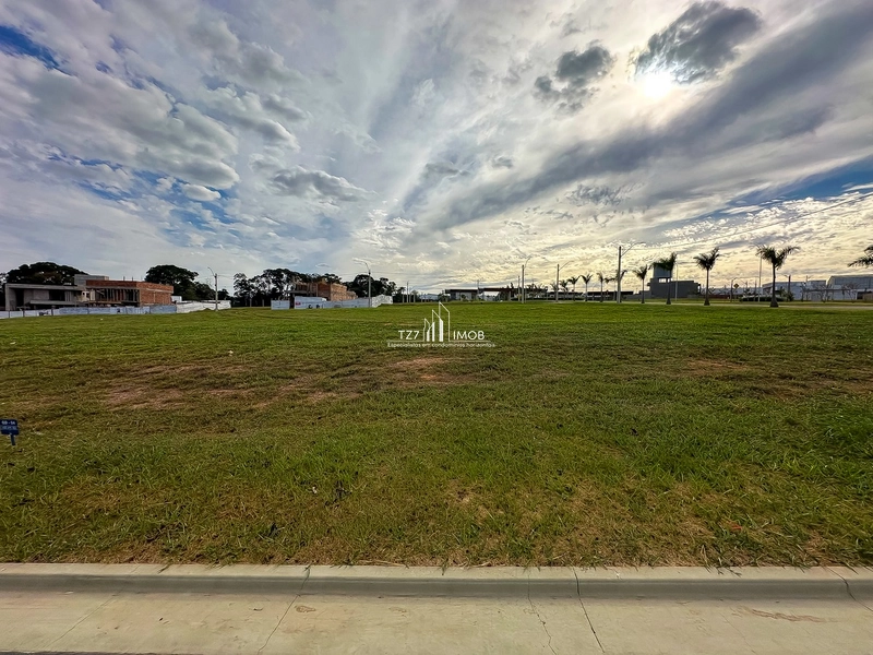 Lote Jardins Versalhes com 230,40 m² - Quitado R$ 300.000,00: 1ª foto da galeria de imagens do imóvel