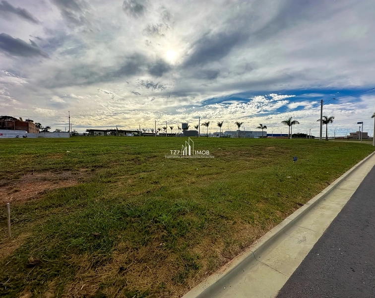 Lote Jardins Versalhes com 230,40 m² - Quitado R$ 300.000,00: 4ª foto da galeria de imagens do imóvel