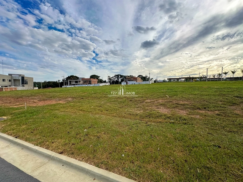 Lote Jardins Versalhes com 230,40 m² - Quitado R$ 300.000,00: 3ª foto da galeria de imagens do imóvel