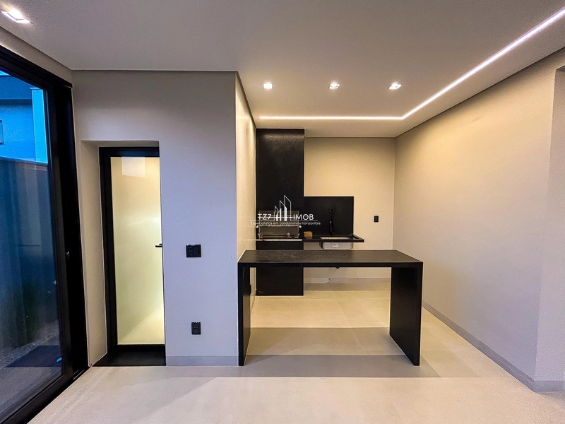 Elegância Atemporal em um Sobrado Único com 4 Suítes Plenas.: 12ª foto da galeria de imagens do imóvel