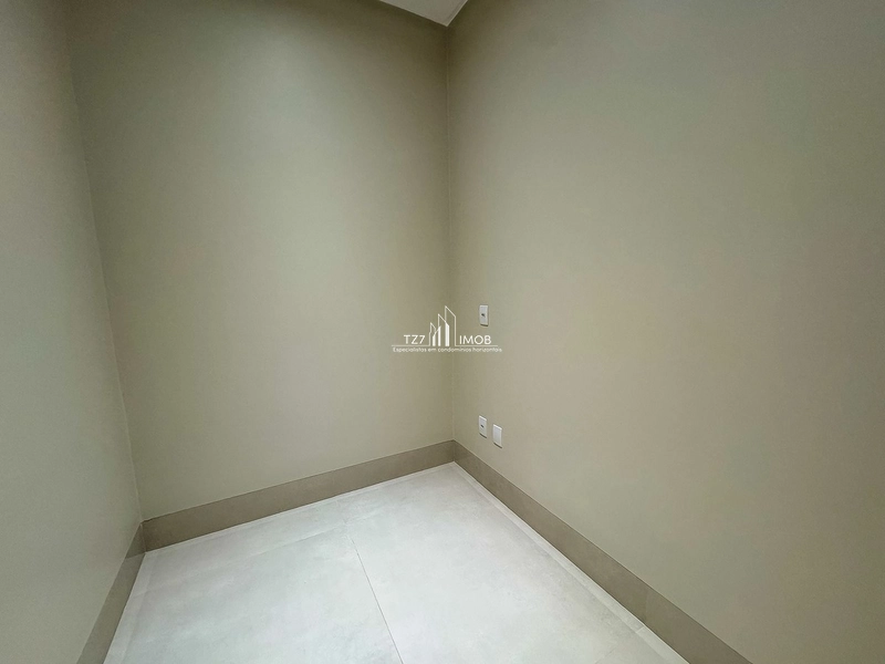 Casa Subtérrea Moderna com Vista Privilegiada para Área Verde.: 22ª foto da galeria de imagens do imóvel