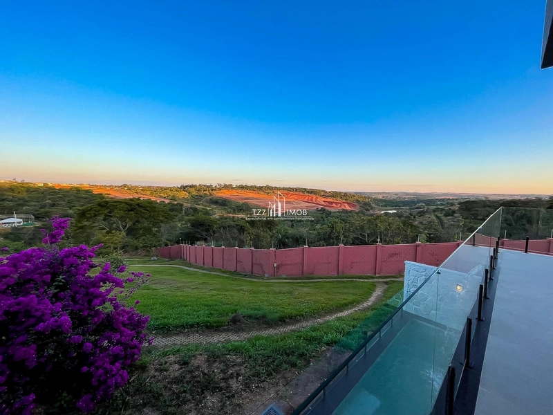 Casa Subtérrea Moderna com Vista Privilegiada para Área Verde.: 13ª foto da galeria de imagens do imóvel