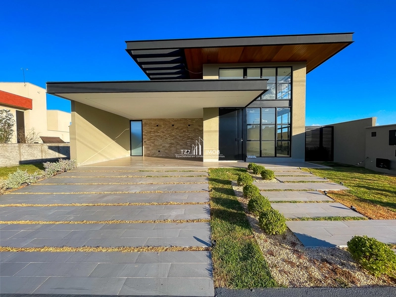Belíssima Casa Térrea com 3 suítes plenas, localizada em lote de 400m²: 1ª foto da galeria de imagens do imóvel