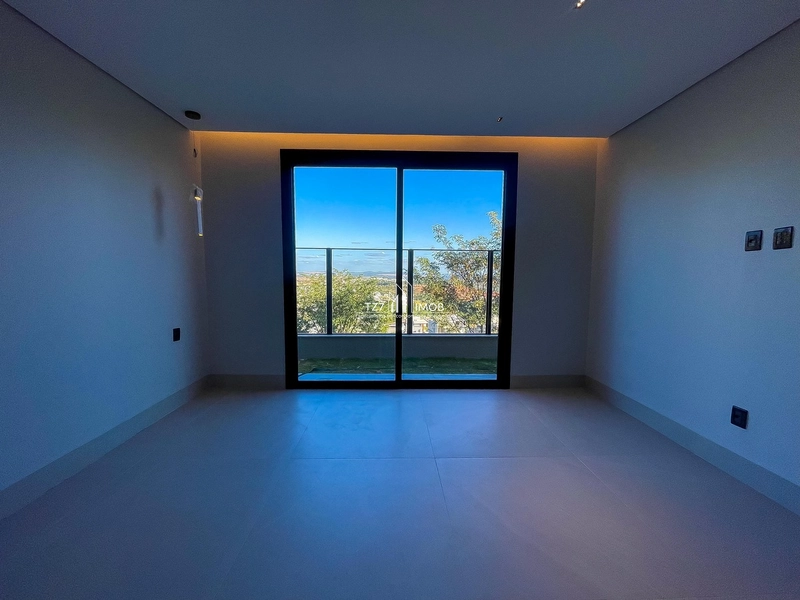 Belíssima Casa Térrea com 3 suítes plenas, localizada em lote de 400m²: 16ª foto da galeria de imagens do imóvel