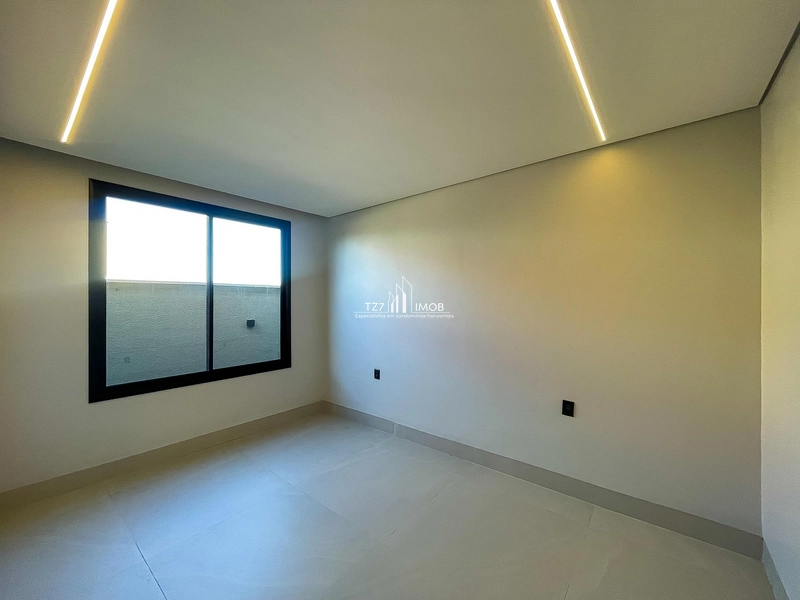 Belíssima Casa Térrea com 3 suítes plenas, localizada em lote de 400m²: 13ª foto da galeria de imagens do imóvel