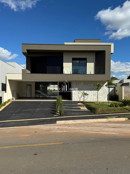 Sobrado de alto padrão Condomínio Portal do Sol Garden.