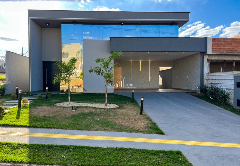 Casa térrea com 3 suítes plenas, incluindo uma master com closet .: 1ª foto da galeria de imagens do imóvel