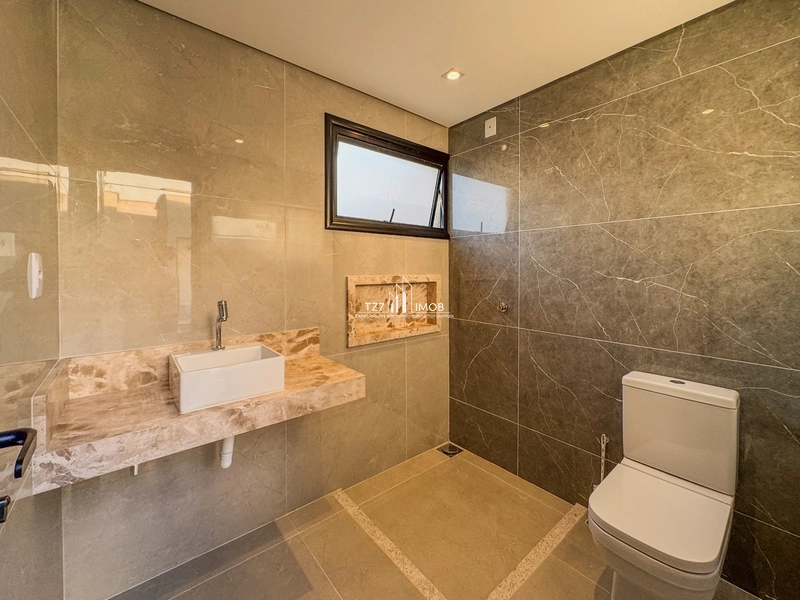 Sobrado com 4 Quartos, sauna molhada integrada com a piscina.: 23ª foto da galeria de imagens do imóvel