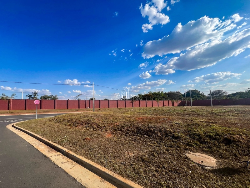 Oportunidade Imperdível – Lote de esquina no Jardins Capri.: 2ª foto da galeria de imagens do imóvel