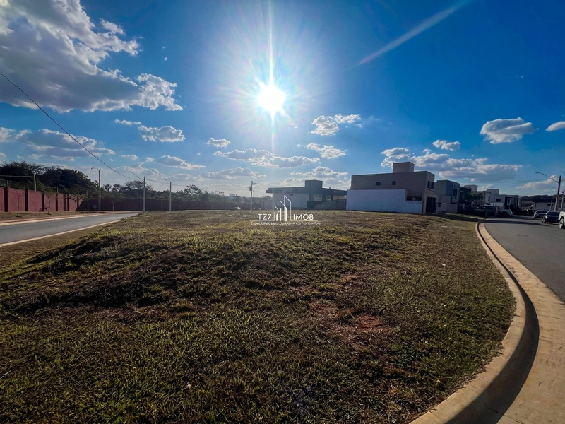 Oportunidade Imperdível – Lote de esquina no Jardins Capri.: 3ª foto da galeria de imagens do imóvel