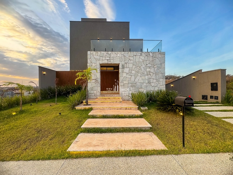 Casa Triplex de Alto Padrão no Jardins Barcelona,com excelente quintal: 1ª foto da galeria de imagens do imóvel