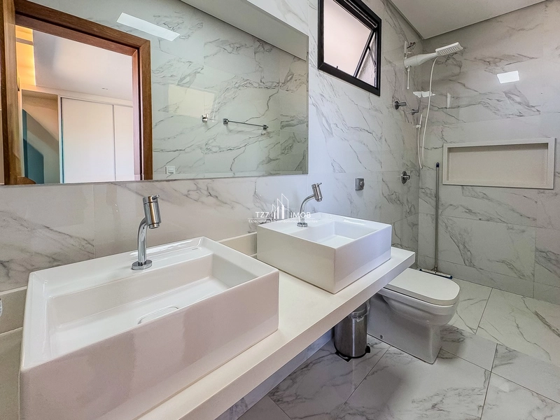 Casa subtérrea Completa em armários com 4 suítes independentes.: 39ª foto da galeria de imagens do imóvel